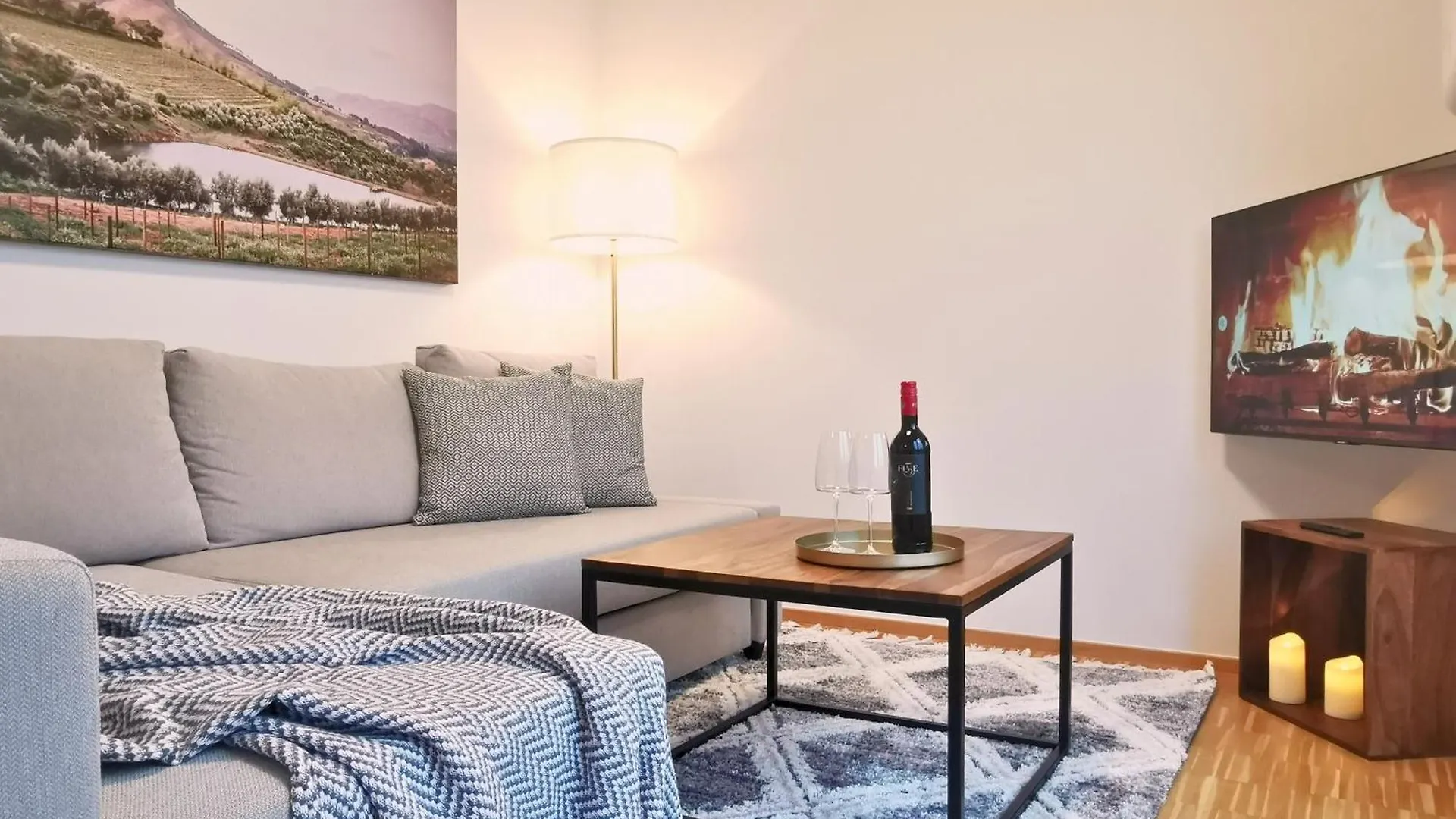 Apartment Fynbos City Penthouse, Dachterrasse, Design-Kueche, Parkplatz Straubing
